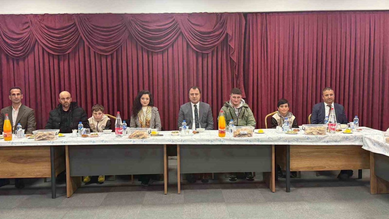 Aydıntepe Kaymakamı çocuklarla iftar sofrasında buluştu