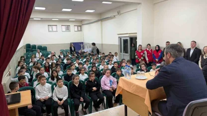 Başkan Çetinkaya’dan miniklere yerel yönetim dersi