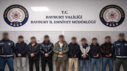 Bayburt’ta 8 düzensiz göçmen ile 3 şüpheli yakalandı