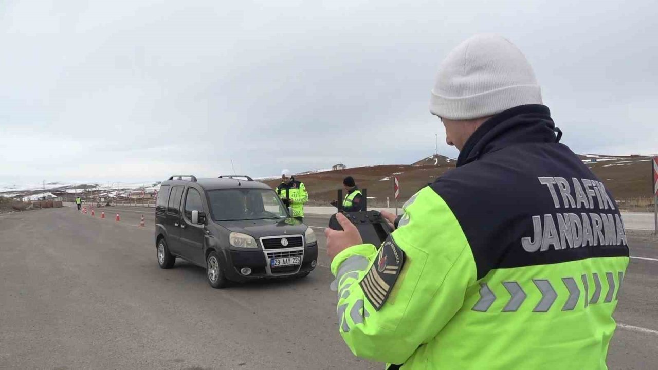 Bayburt’ta bayram trafiği mercek altında: Karadan ve havadan sıkı denetim