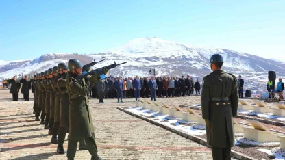 Bayburt’ta Çanakkale Zaferi’nin 111. yılı ve 18 Mart Şehitleri Anma Günü dolayısıyla tören düzenlendi
