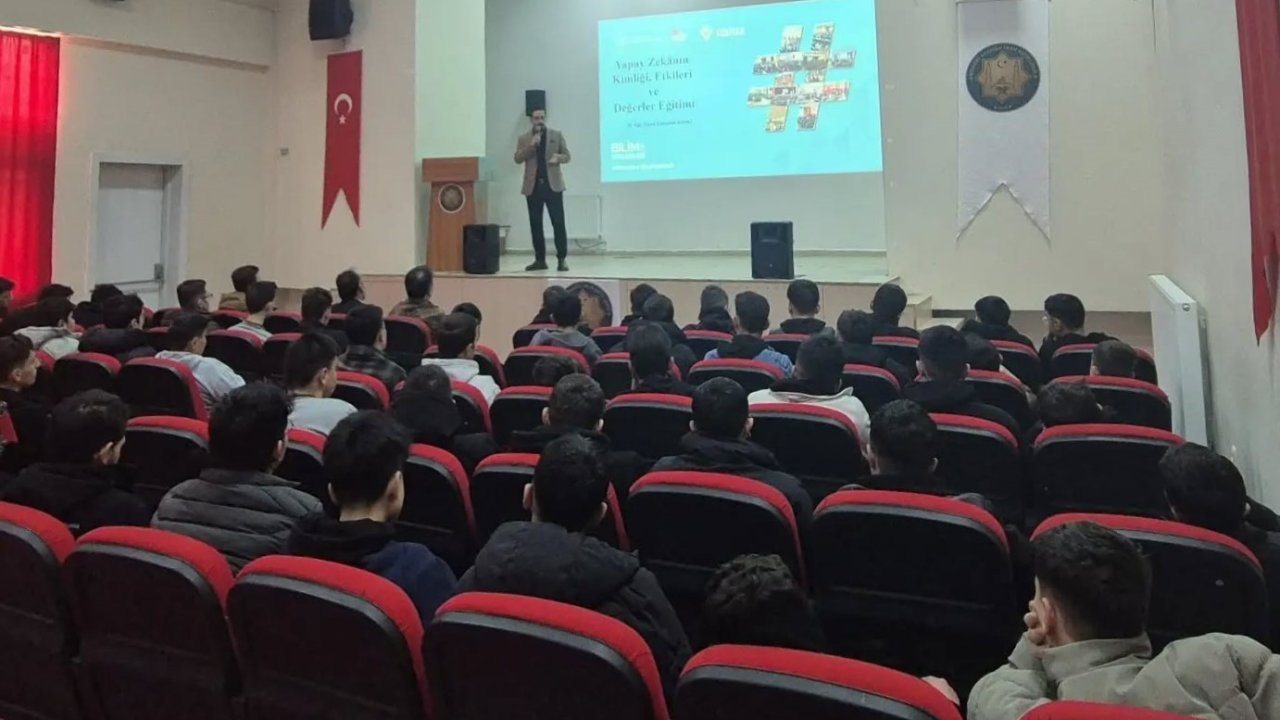Bayburt’ta öğrencilere yapay zekâ eğitimi verildi