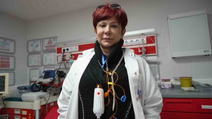 Boynunda kemoterapi, kalbinde meslek aşkı: İki farklı kanser ile mücadele eden hekimin sarsılmaz azmi