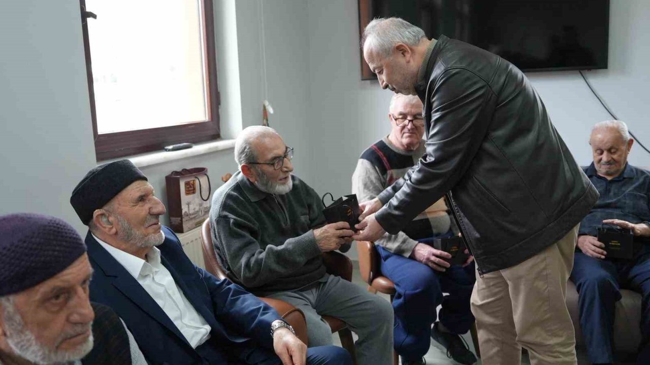 Düzce Belediyesi yaşlıları yine unutmadı