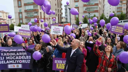 Emekçi Kadınlar Günü etkinlikleri, farkındalık yürüyüşü ile başladı