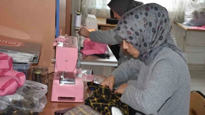 Fedakar annelerin hayatlarına dokunan kurs: Hem öğreniyorlar hem sosyalleşiyorlar