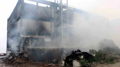 Fındık fabrikasındaki yangında soğutma çalışmaları sürüyor