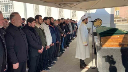 Futbolcu Mesut Özdemir’in babası Kocaeli’de son yolculuğuna uğurlandı