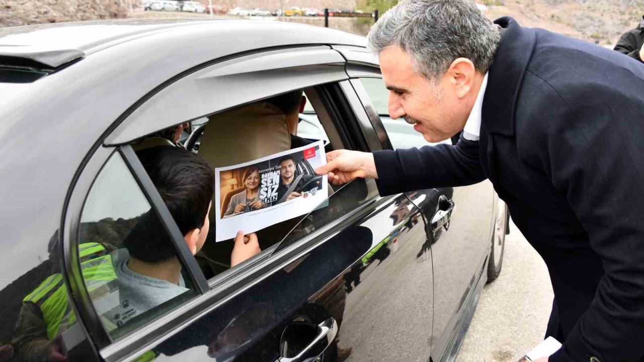 Gümüşhane Valisi Atay, bayram öncesi trafik denetimlerine katıldı