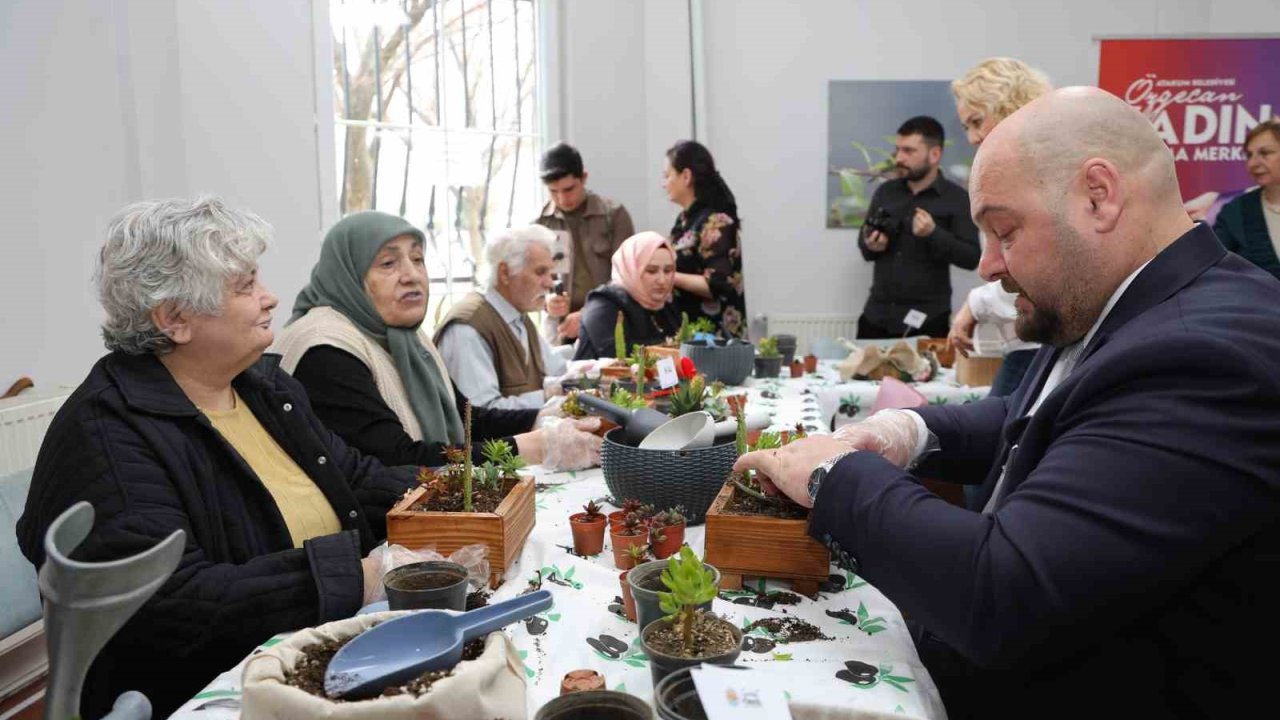 Huzurevi sakinleri hayallerini minyatürlere sığdırdı
