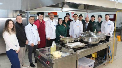 İftar hazırlığı yapamayan muhtaç ailelerin iftarı lise öğrencilerinden