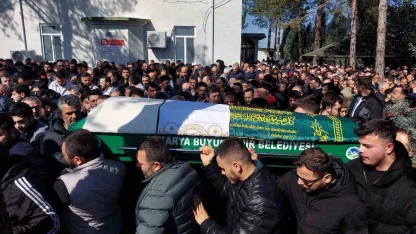 İftar vakti kazada hayatını kaybeden genç son yolculuğuna uğurlandı