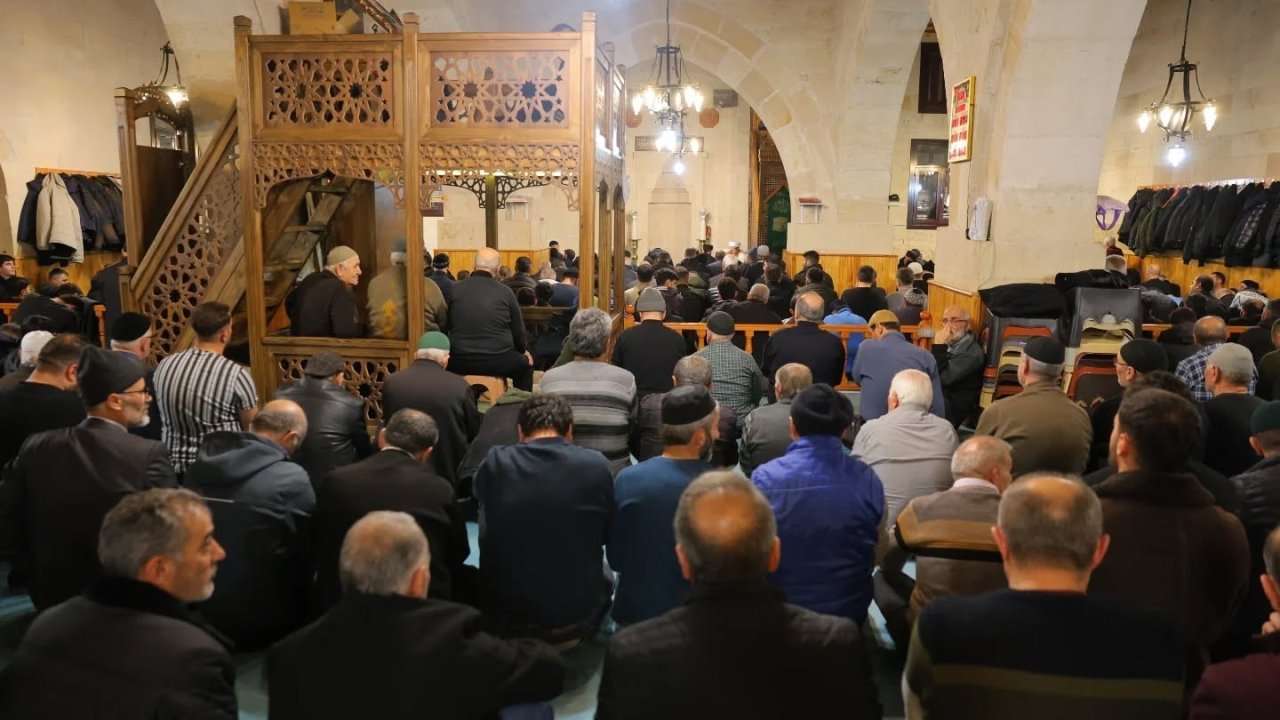 Kadir Gecesi Tarihi Ulu Camii’nde idrak edildi