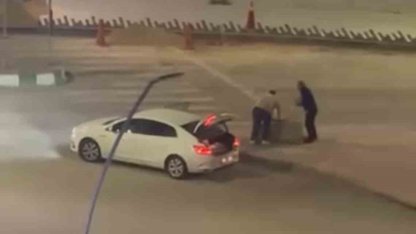 Kaldırım taşı çalan 2 zanlı yakalandı