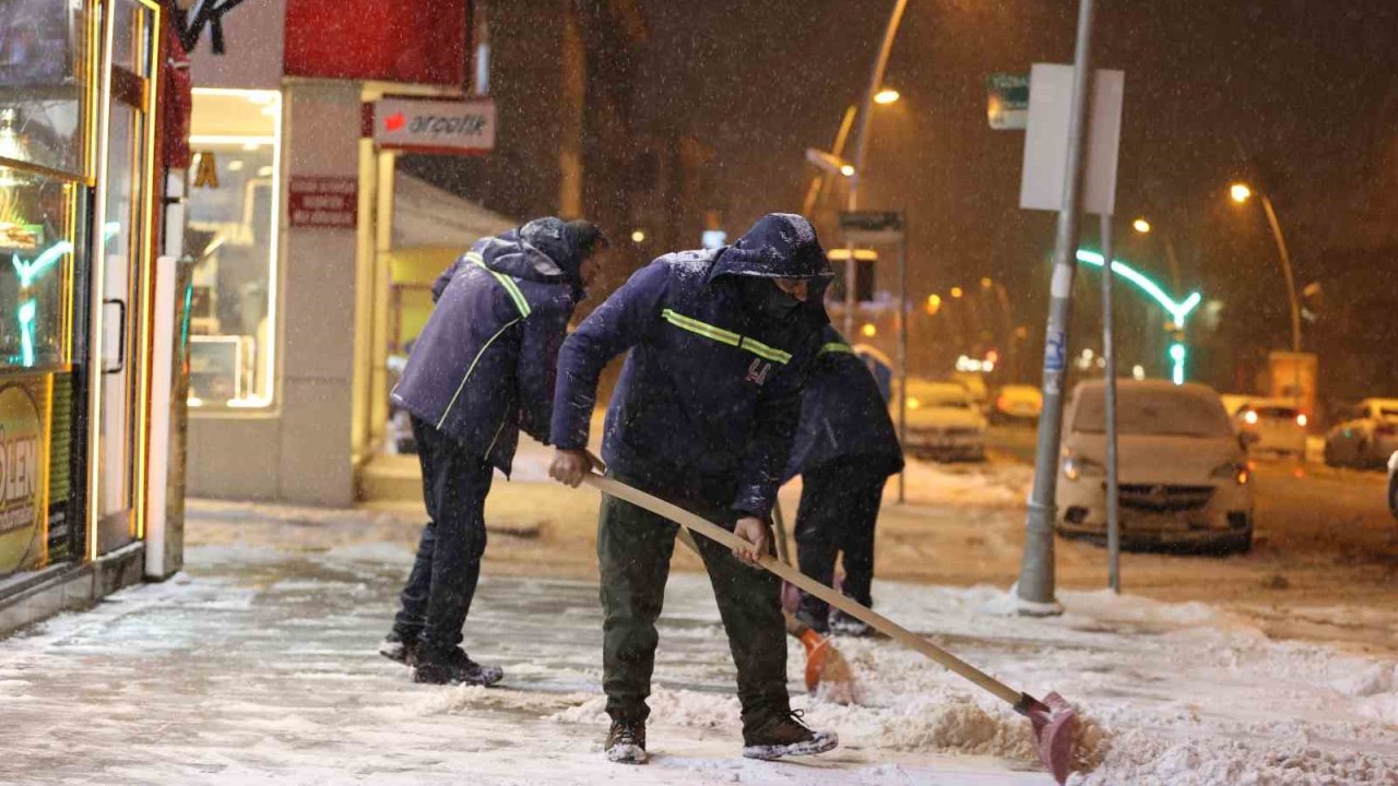 Kar yağışı gitti buzlanma, çığ ve don tehlikesi var
