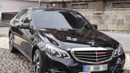 Kars Belediyesine Azerbaycan’dan anlamlı destek: Makam aracı hediye edildi