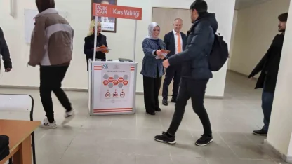 Kars’ta "Açık Kapı"dan üniversite öğrencilerine yakın temas