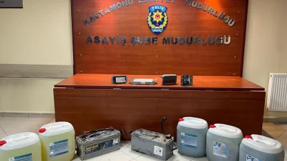 Kastamonu’da iş makinesinden hırsızlık yapan 2 şüpheli yakalandı