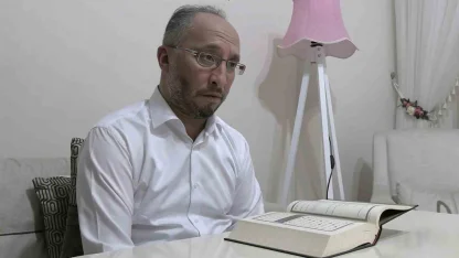 Kur’an-ı Kerim’i ezberlemenin ötesine geçti: Ayetlerin sayfasını ve satırını saniyeler içinde söylüyor