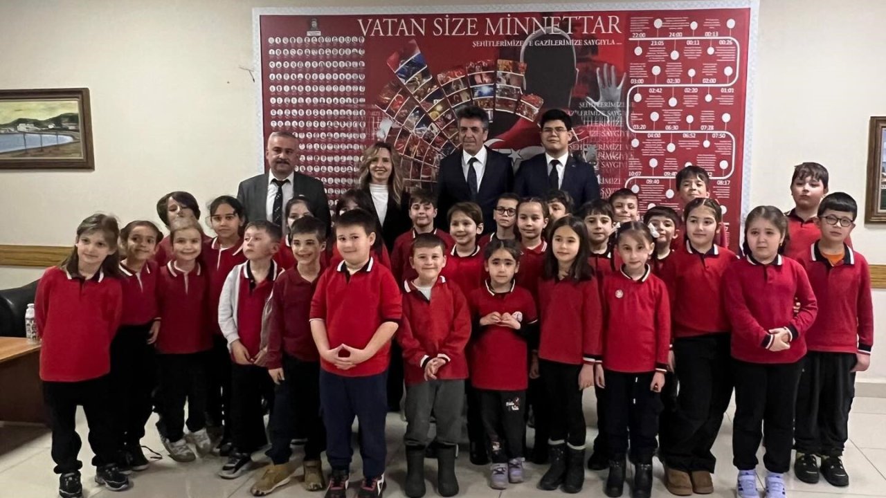 Öğrenciler devlet kurumunun işleyişini öğrendi