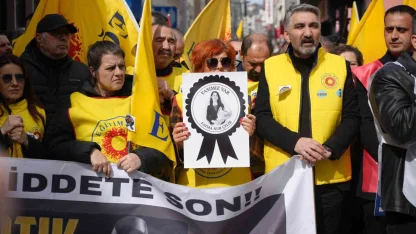 Öğretmen cinayetine tepki