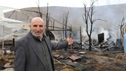 Oltu’da korkutan yangın: Arı kovanları yandı
