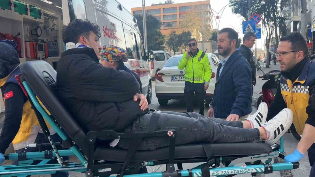Otomobile çarpmamak isterken düşen motosiklet sürücüsü yaralandı