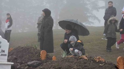 Ramazan Bayramı öncesi mezarlıklara akın ettiler: Kabir başında dua ve gözyaşı