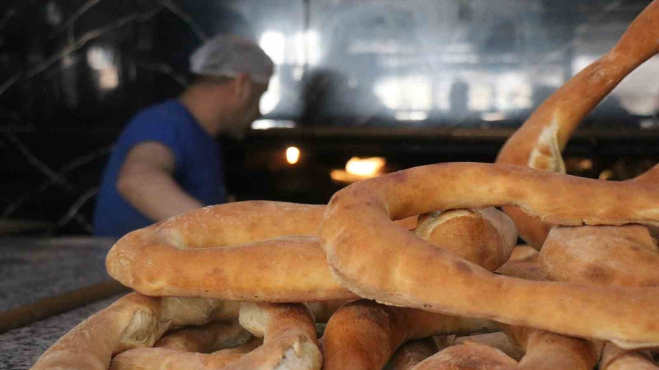 Sahur sofralarının asırlık konuğu: Ramazan ayına özel halka pide