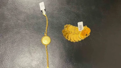 Samsun’da 2 kız kardeş kuyumcudan çalınan 500 bin liralık altınları satarken yakalandı