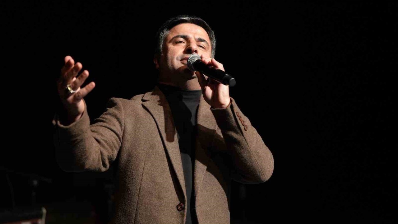 Sedat Uçan ilahi ve tasavvuf eserleri seslendirdi