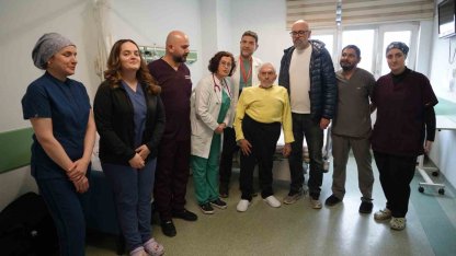 Tıpta nadir vaka: Eğri göğüs kafesi ve skolyoza rağmen kalbi saatlerce durdurularak hayata döndürüldü