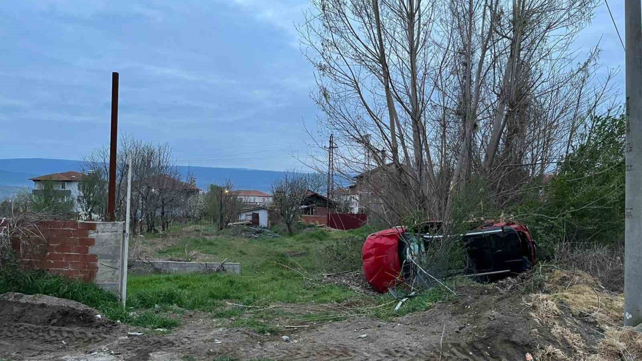 Tokat’ta alkollü sürücü emanet aldığı araçla takla attı: İki kardeş yaralandı