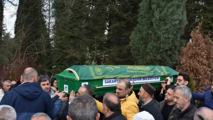 Traktör altında kalarak can veren sürücü son yolculuğuna uğurlandı