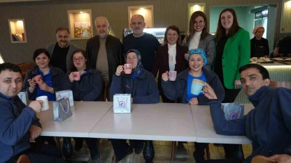 Ünlü oyuncu Çelebi down sedromlu bireylerin çalıştığı kafede