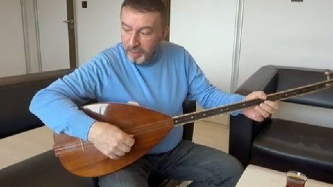 "Uzaylı Mustafa", Samsun’un güzelliğine türkü yaktı