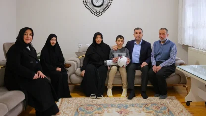 Vali Eldivan, Kaleardı Mahallesi’nde vatandaşlarla iftarda buluştu