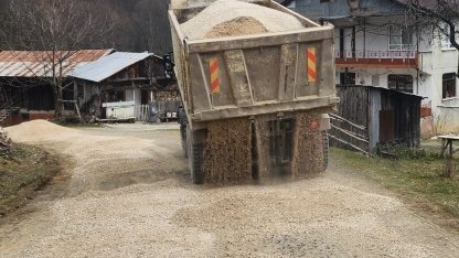 Yol bakım çalışmaları sürüyor
