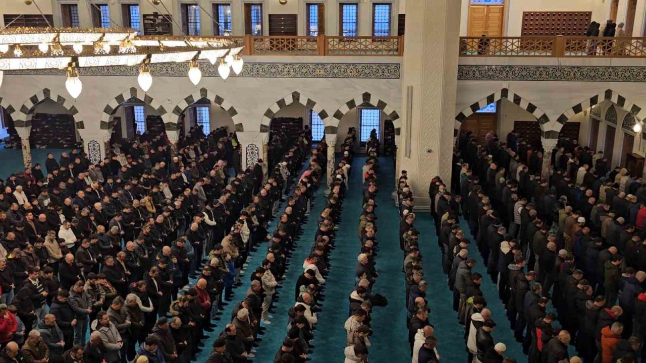 Zonguldak Uzun Mehmet Camii’nde Ramazan Bayramı coşkusu