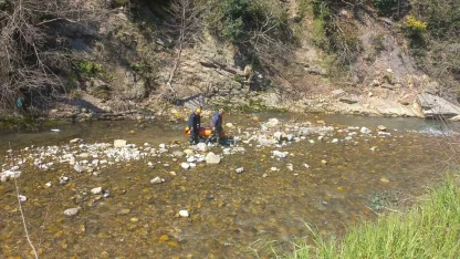 Zonguldak’ta 150 metreden dere yatağına düşen kadın hastaneye kaldırıldı