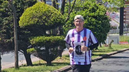 65 yaşındaki diş hekimi Fedai Kürtül, İstanbul’dan Samsun’a koşuyor