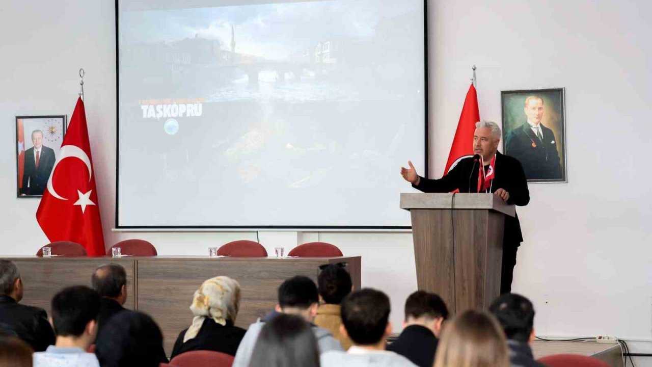 "7 Kemerli Bir Zaman Geçidi" filmi üniversite öğrencileriyle buluştu