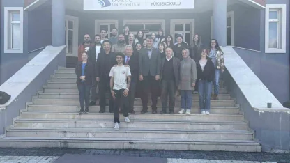 Altundal mezun olduğu okulda derse katıldı