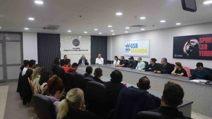 Antrenörlerle değerlendirme toplantısı düzenlendi