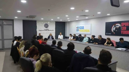 Antrenörlerle değerlendirme toplantısı düzenlendi