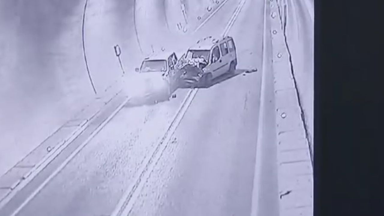 Artvin’de 7 kişinin yaralandığı tünel kazası kamerada