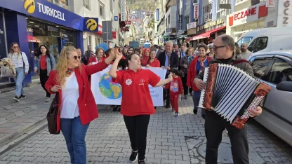Artvin’de Otizm Farkındalık Yürüyüşü düzenlendi