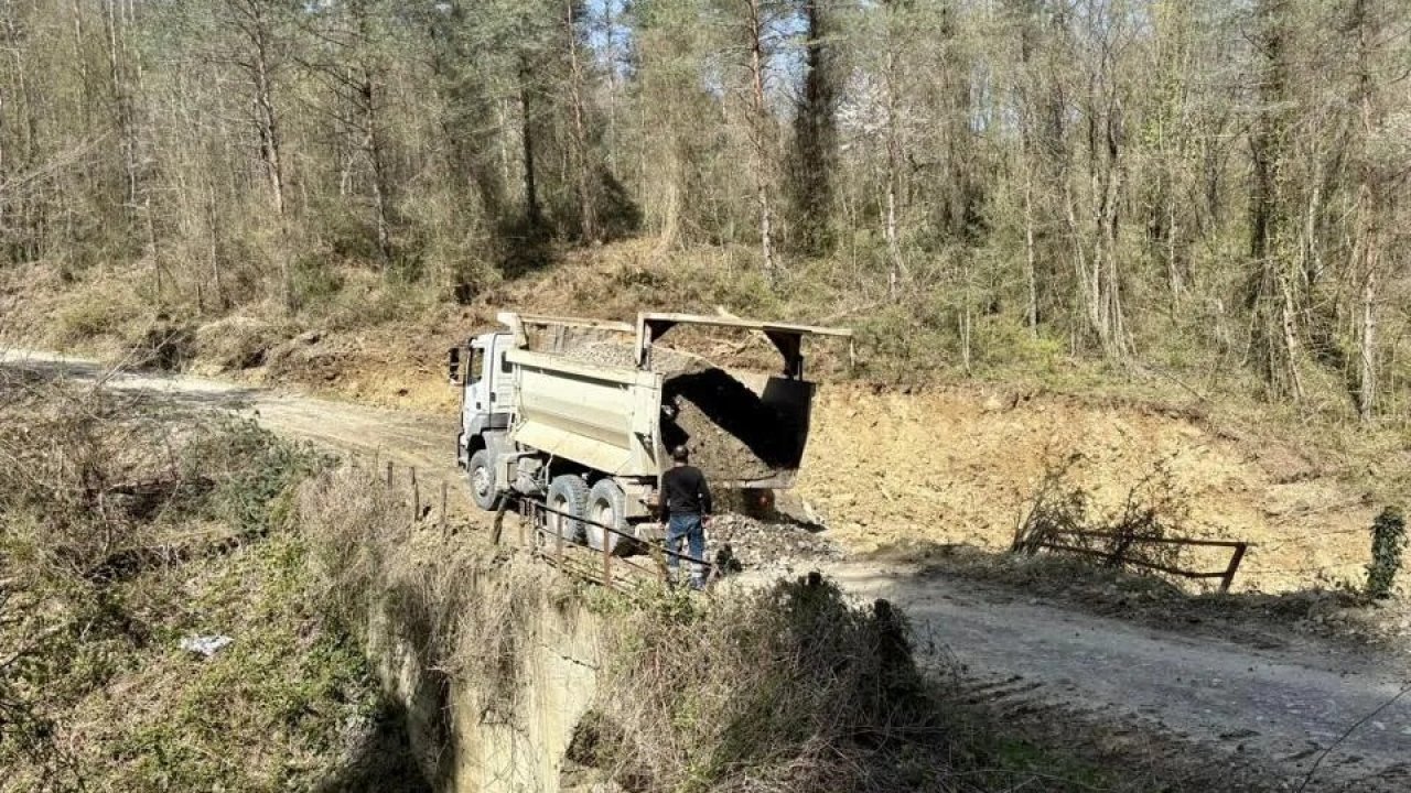 Ayancık’ta heyelan sonrası yol güvenliği yeniden sağlandı