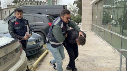 "Bakar mısın" diyerek altın zinciri kapıp kaçan şahıs tutuklandı