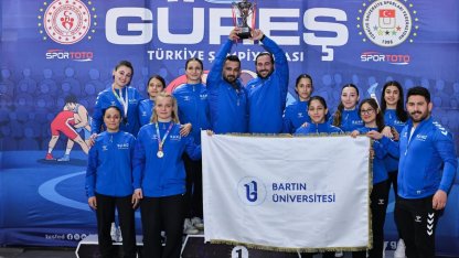 BARÜ’lü güreşçilerden ÜNİLİG’de madalya yağmuru: 16 madalya